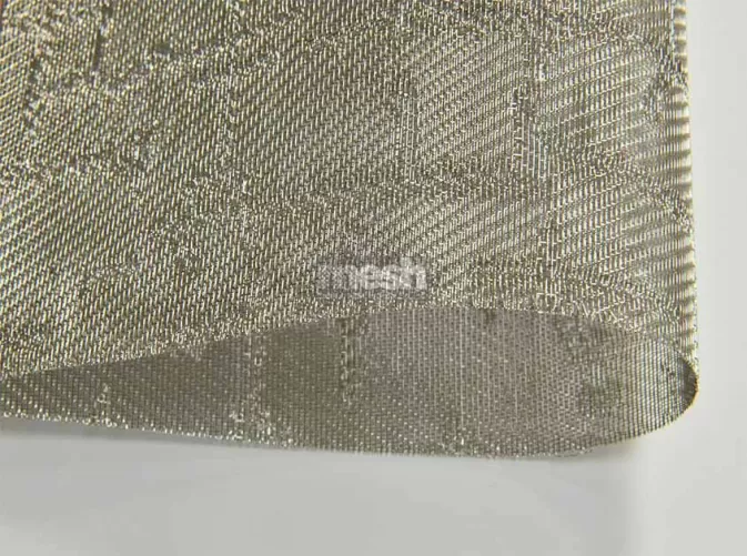 Innovative Uses of Luxury metal mesh fabric in High-End Fashion